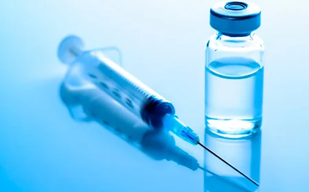 Шприц и лекарство